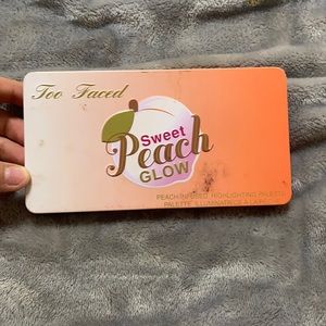 TOO DACED HIGHLIGHT PALLET